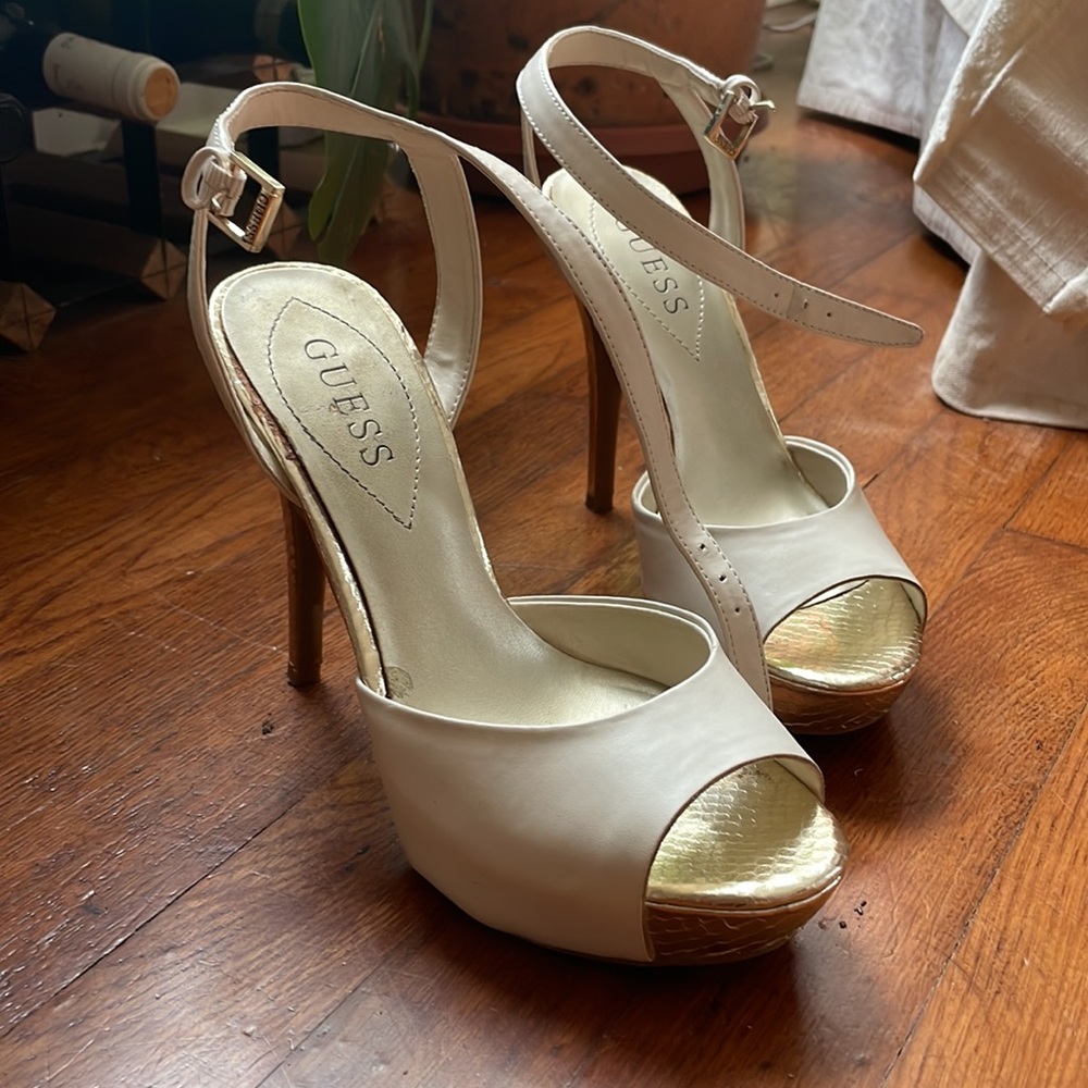 Guess Size 7 Creamy White and Gold Platform Heels